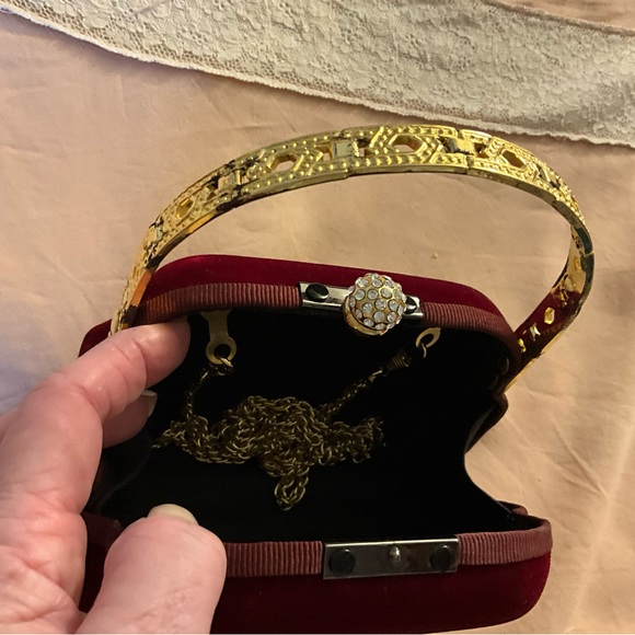 Stunning Red Velvet Evening Bag - Picture 5 of 5